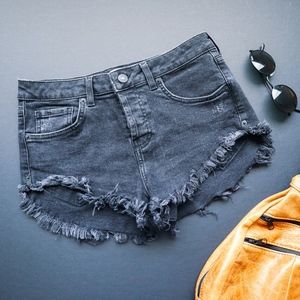 F21 | Shredded Cheeky Jean Shorts